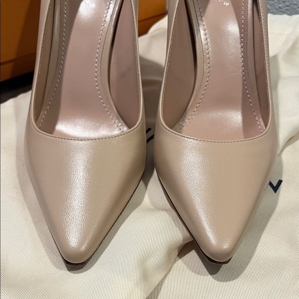 Louis Vuitton Women's Nude Heels - Picture 2 of 9